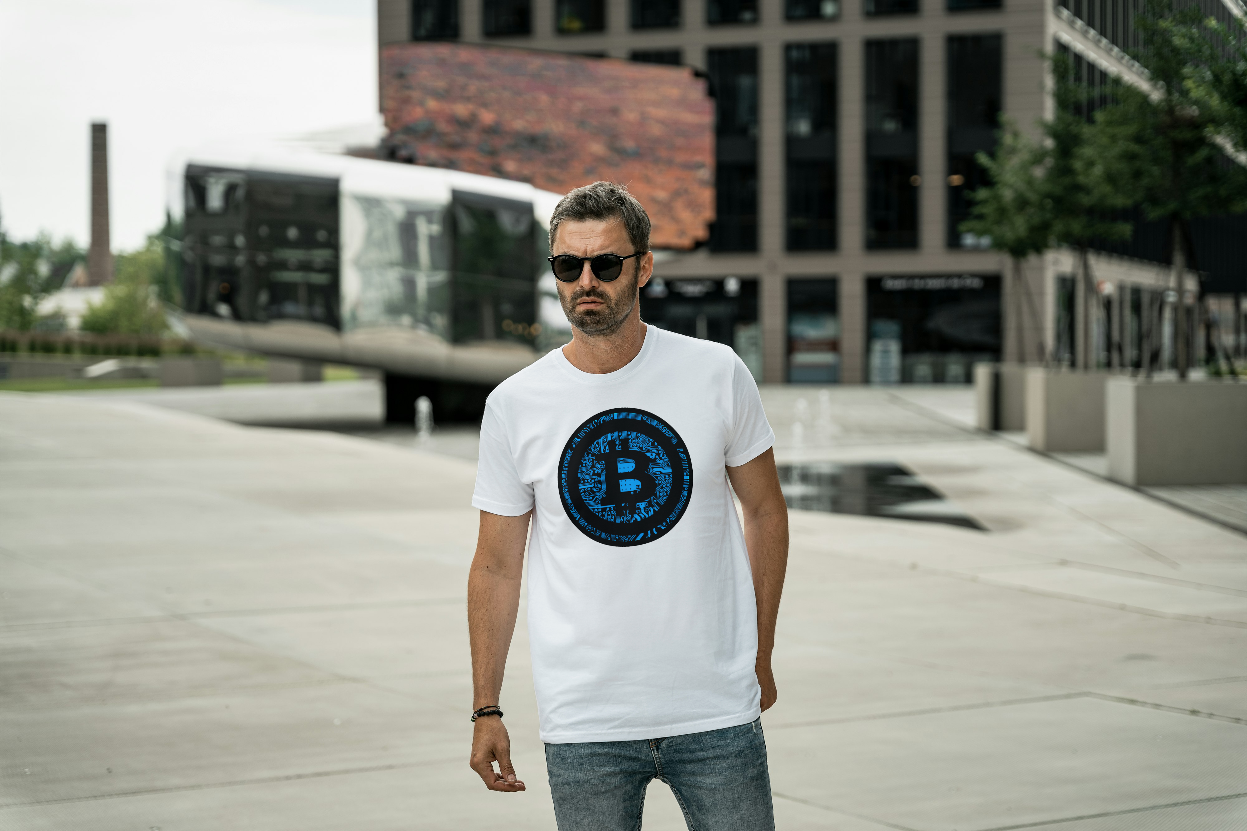 Polera Trade "Bitcoin Circuit" – La red que lo cambia todo